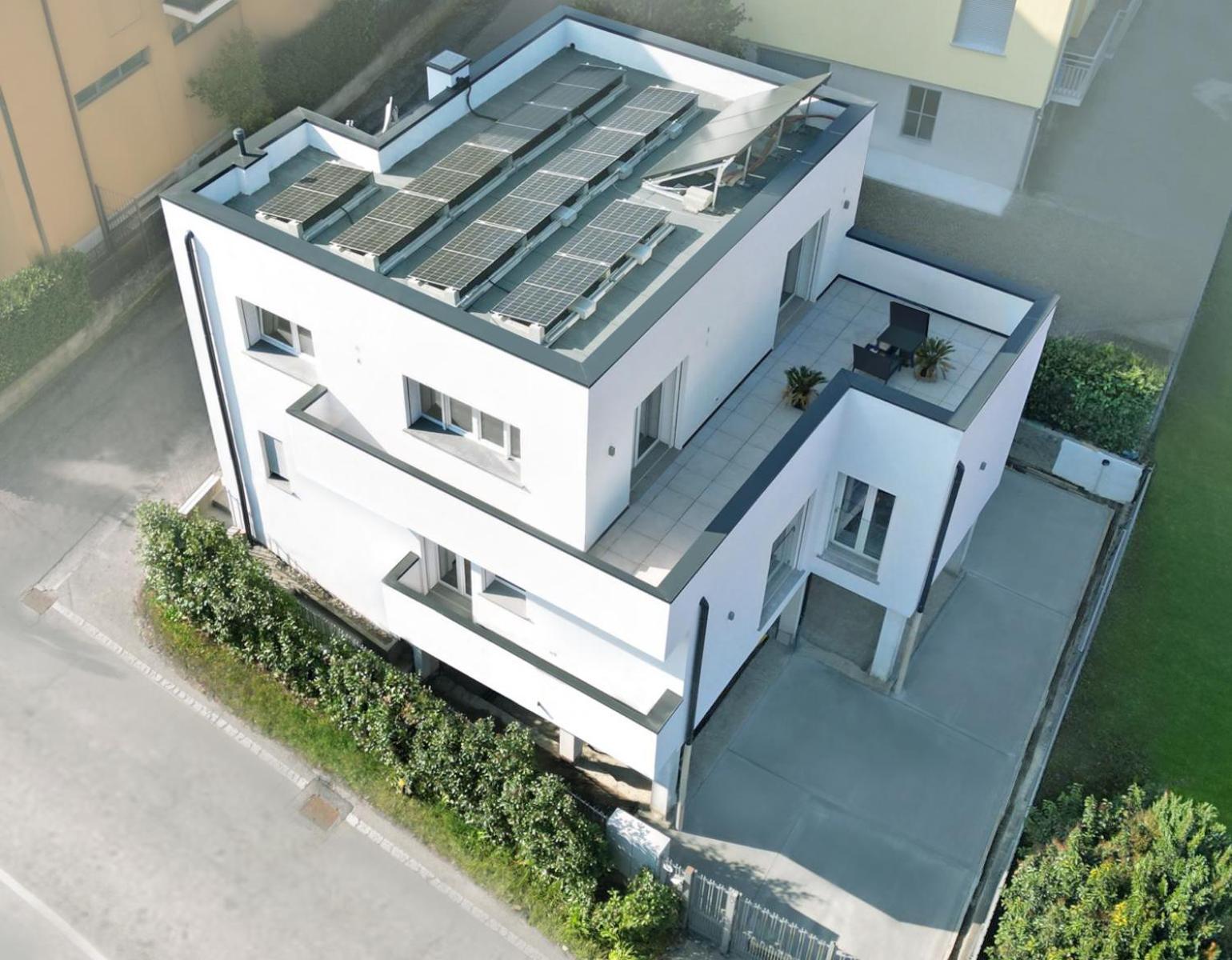 Green Home - Bellagio Apt โกโม ภายนอก รูปภาพ